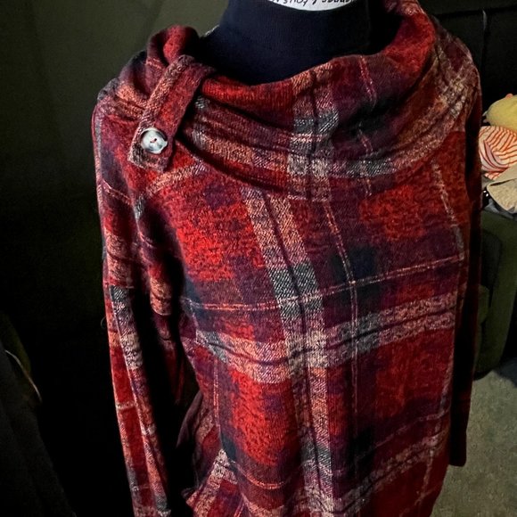 PLAID BLOUSE SIZE SMALL - Picture 4 of 8